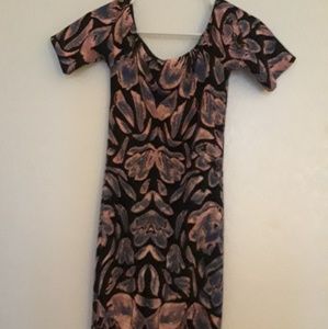 Preowned gorgeous off the shoulder bodycon dress